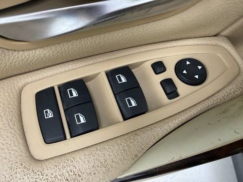 Used 2013 BMW 335i Sedan RWD image 29