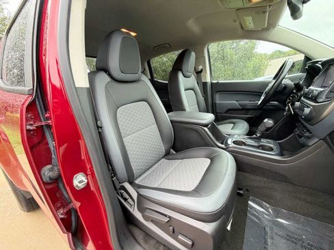 Used 2018 Chevrolet Colorado Z71 AWD/4WD image 18