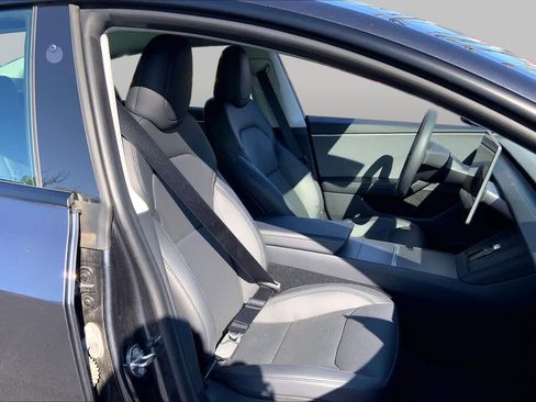 Used 2024 Tesla Model 3 Standard Range RWD image 8