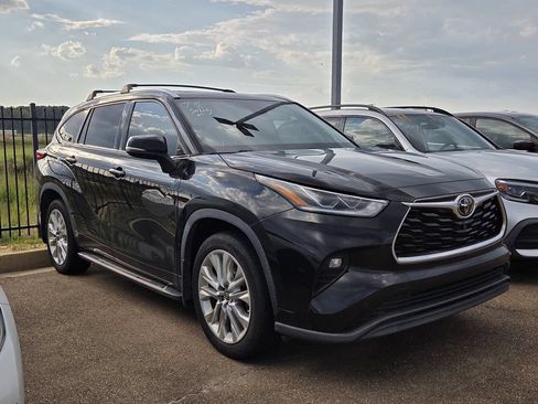 Used 2020 Toyota Highlander Limited AWD/4WD image 7