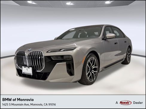 Certified 2023 BMW i7 xDrive60 AWD/4WD image 1