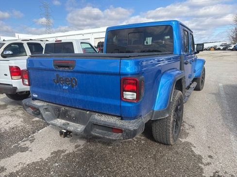 Used 2025 Jeep Gladiator Sport image 5