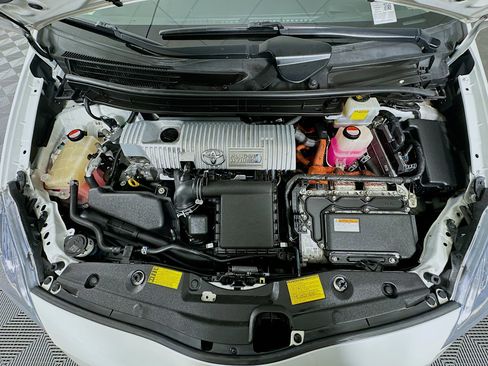 Used 2014 Toyota Prius 5dr HB (Natl) image 31