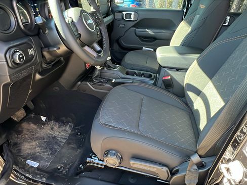 New 2026 Jeep Gladiator Mojave w/ Safety Group image 16