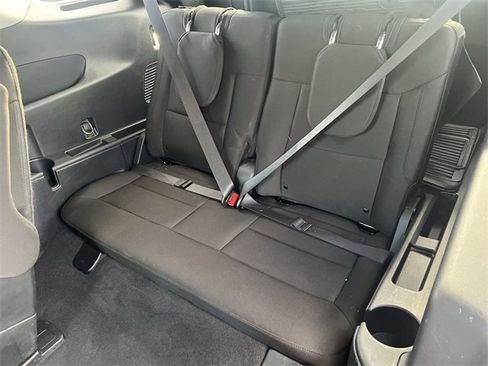 Used 2022 Ford Explorer XLT image 29