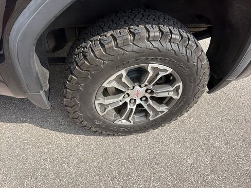 Used 2020 GMC Sierra 1500 SLT w/ SLT Convenience Package AWD/4WD image 13