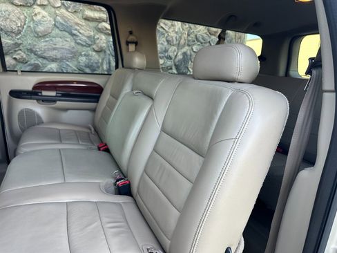 Used 2005 Ford Excursion Limited image 29