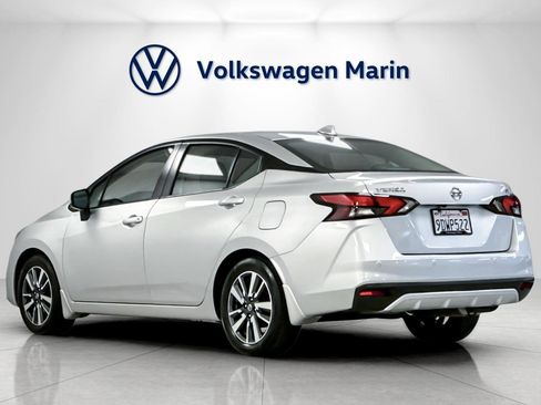 Used 2022 Nissan Versa SV w/ Trunk Package image 3