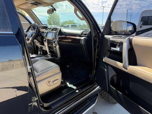 Used 2016 Toyota 4Runner Limited AWD/4WD image 23