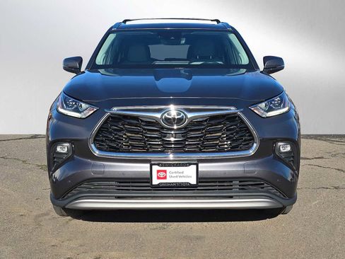 Used 2022 Toyota Highlander Platinum image 10
