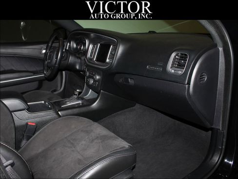 Used 2019 Dodge Charger R/T w/ Plus Group image 39