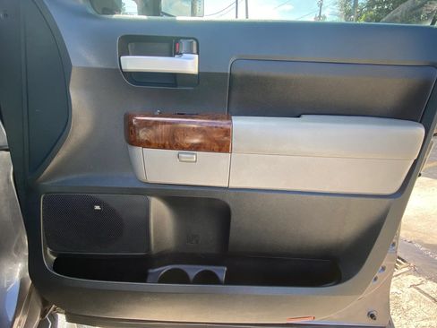 Used 2011 Toyota Tundra Limited w/ Memory Pkg RWD image 19