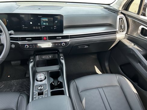 Used 2025 Kia Sorento EX AWD/4WD image 15