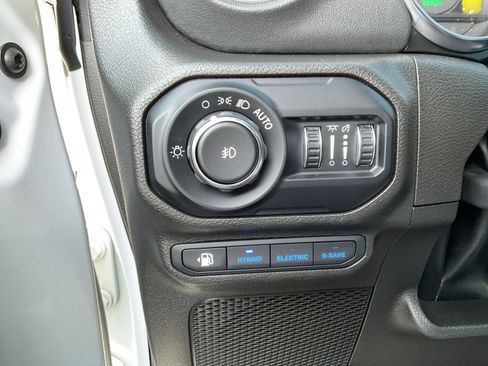 Used 2022 Jeep Wrangler Unlimited Sahara w/ Cold Weather Group image 21