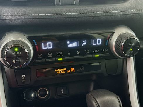Certified 2021 Toyota RAV4 LE AWD/4WD image 14