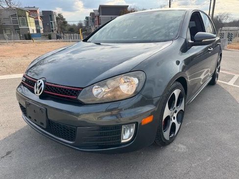 Used 2011 Volkswagen Golf 4-Door image 4