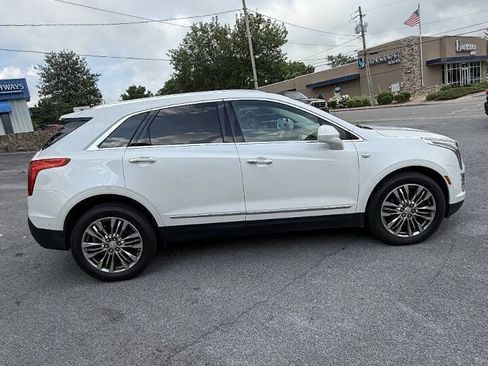 Used 2017 Cadillac XT5 Premium Luxury w/ Driver Assist Package AWD/4WD image 5