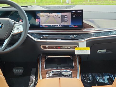 New 2027 BMW X7 xDrive40i w/ Executive Package AWD/4WD image 12