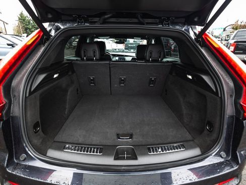 Used 2023 Cadillac XT4 Premium Luxury image 34