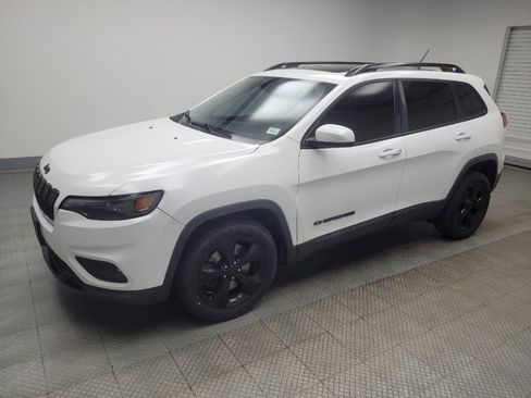 Used 2019 Jeep Cherokee Latitude Plus FWD image 2