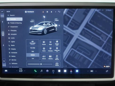 Used 2023 Tesla Model S Plaid image 31