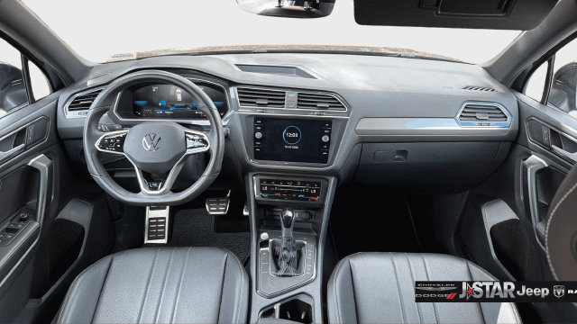 Used 2023 Volkswagen Tiguan SE R-Line FWD image 9