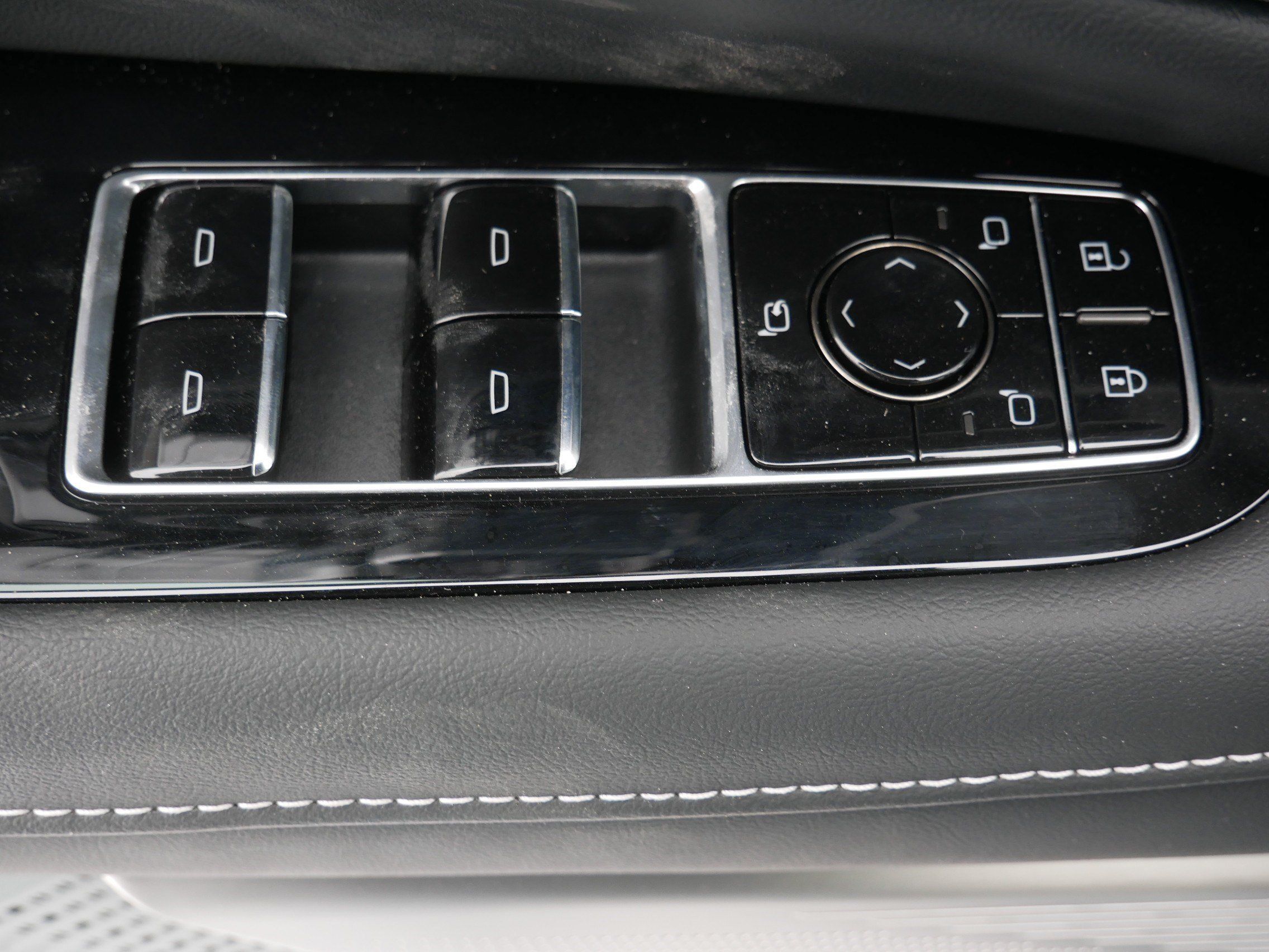 Used 2026 Cadillac Optiq Sport 1 w/ LPO, Floor Liner Package AWD/4WD image 18