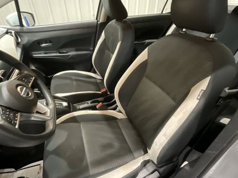 Used 2021 Nissan Versa SV image 10