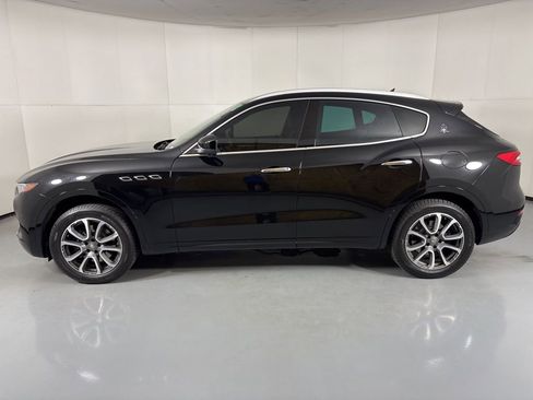 Used 2017 Maserati Levante w/ Luxury Package image 5