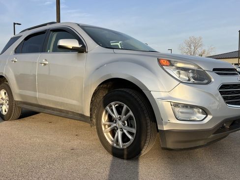 Used 2017 Chevrolet Equinox LT image 10