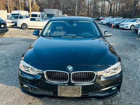 Used 2018 BMW 320i xDrive Sedan w/ Premium Package image 9
