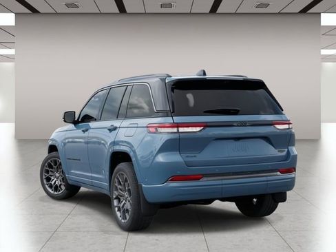 New 2026 Jeep Grand Cherokee Summit image 3