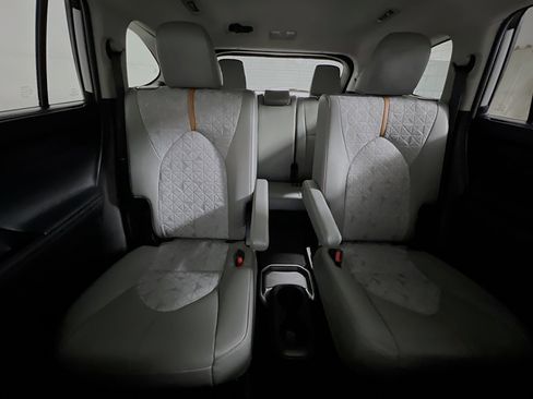 Used 2023 Toyota Highlander Bronze Edition image 33