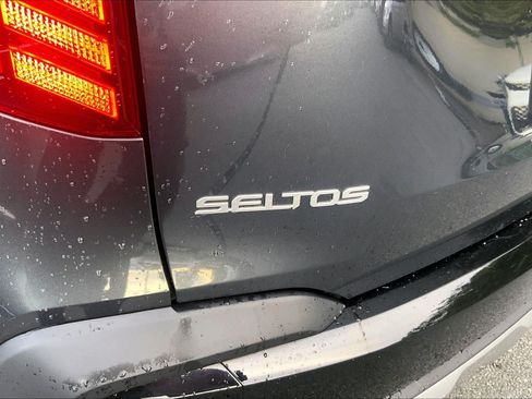 Used 2024 Kia Seltos SX AWD/4WD image 16