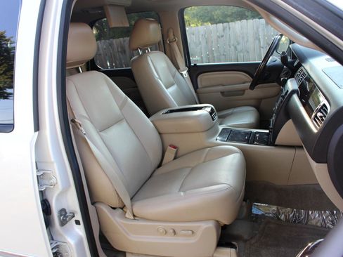 Used 2013 GMC Yukon Denali AWD/4WD image 42