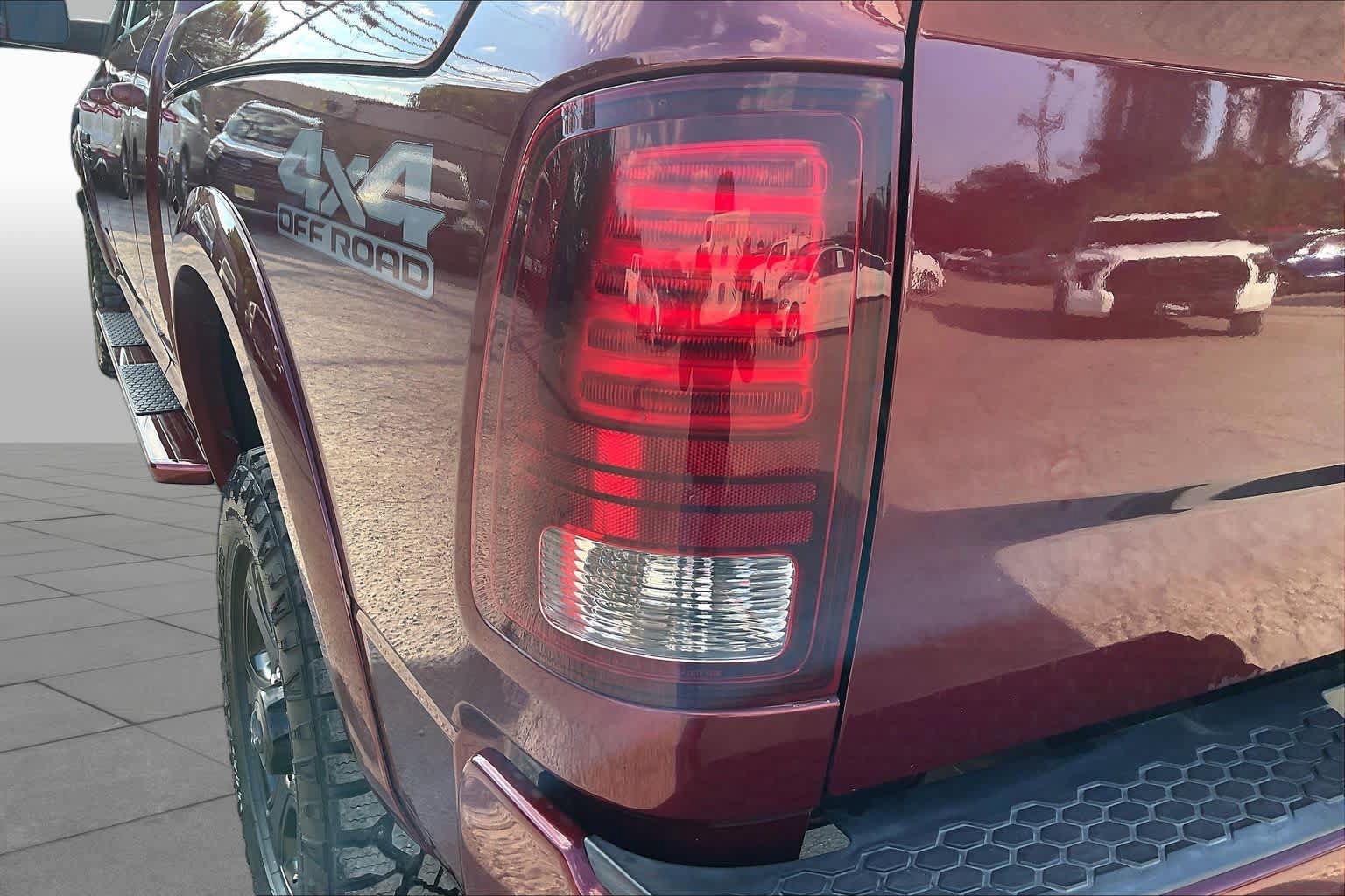 Used 2018 RAM 2500 Laramie w/ Sport Appearance Group AWD/4WD image 28