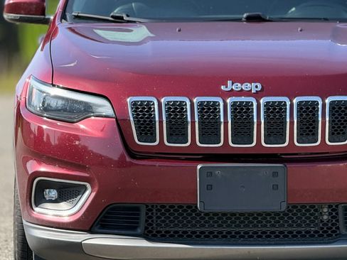 Used 2019 Jeep Cherokee Limited w/ Trailer Tow Group AWD/4WD image 11