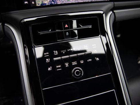 Certified 2024 Porsche Panamera 4 image 15