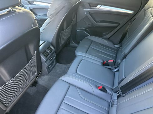 Used 2025 Audi Q5 2.0T Premium w/ Convenience Plus Package AWD/4WD image 4