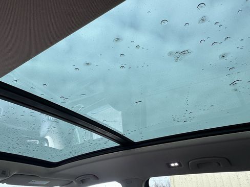 Used 2025 Volkswagen Atlas Peak Edition SE image 12