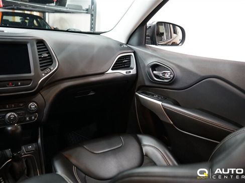 Used 2022 Jeep Cherokee Sport AWD/4WD image 24