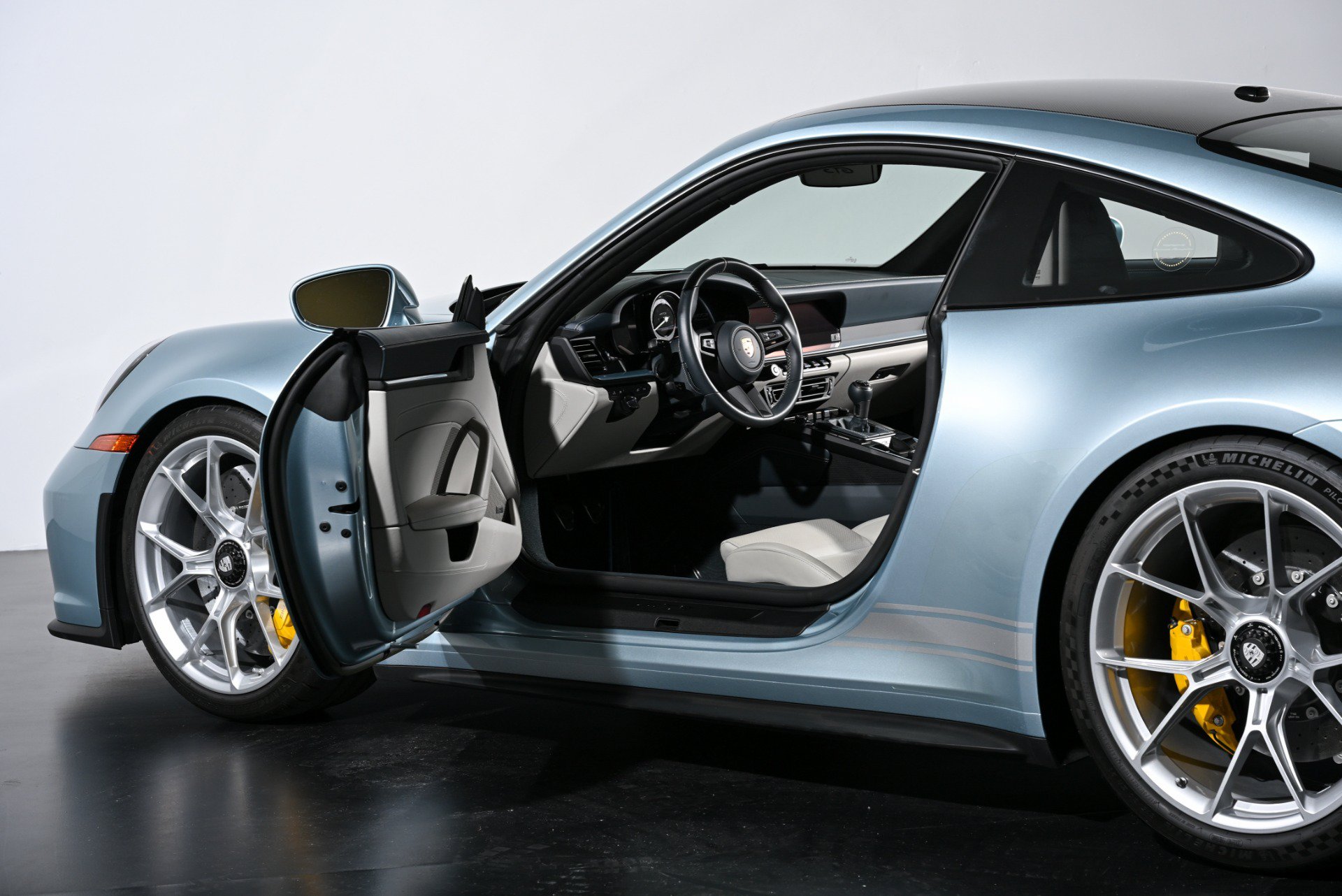 Used 2022 Porsche 911 GT3 RWD image 15