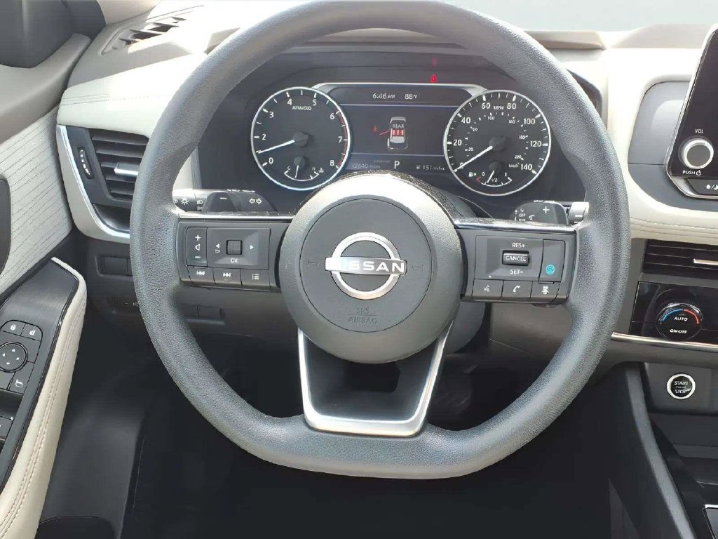 Used 2023 Nissan Rogue SV FWD image 13