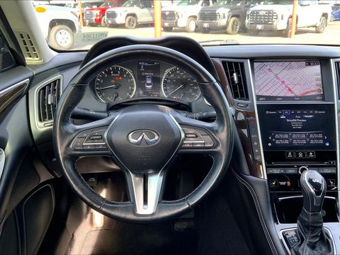 Used 2019 INFINITI Q50 Luxe w/ Essential Package (3.0T Luxe) image 6