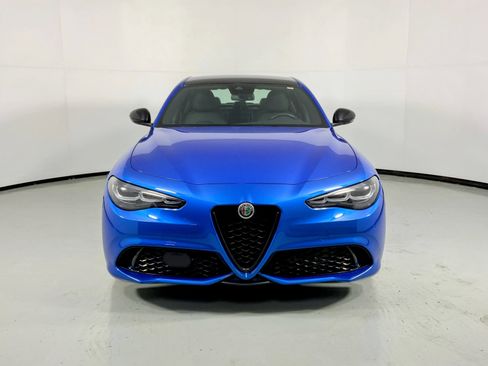 Used 2024 Alfa Romeo Giulia Veloce image 5