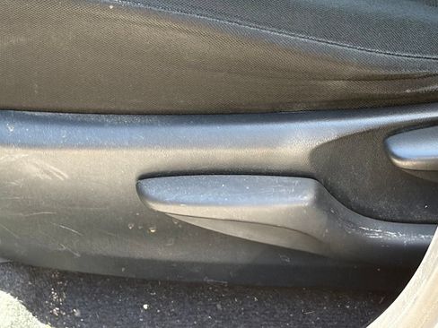 Used 2018 Toyota RAV4 LE w/ Carpet Mat Package FWD image 5