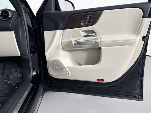 New 2026 Mercedes-Benz GLB 250 image 23