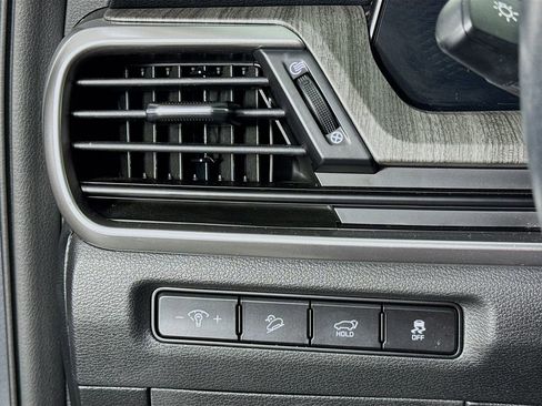 Used 2024 Kia Telluride EX w/ EX Captain's Chair Package image 14