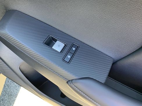 New 2025 Mitsubishi Outlander SE image 27