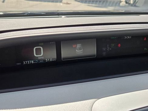 Used 2021 Toyota Prius LE FWD image 19
